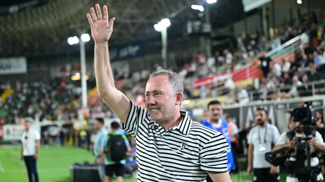 Beşiktaş’ta transfer hareketliliği sürüyor! Bir isimle daha anlaşma sağlandı